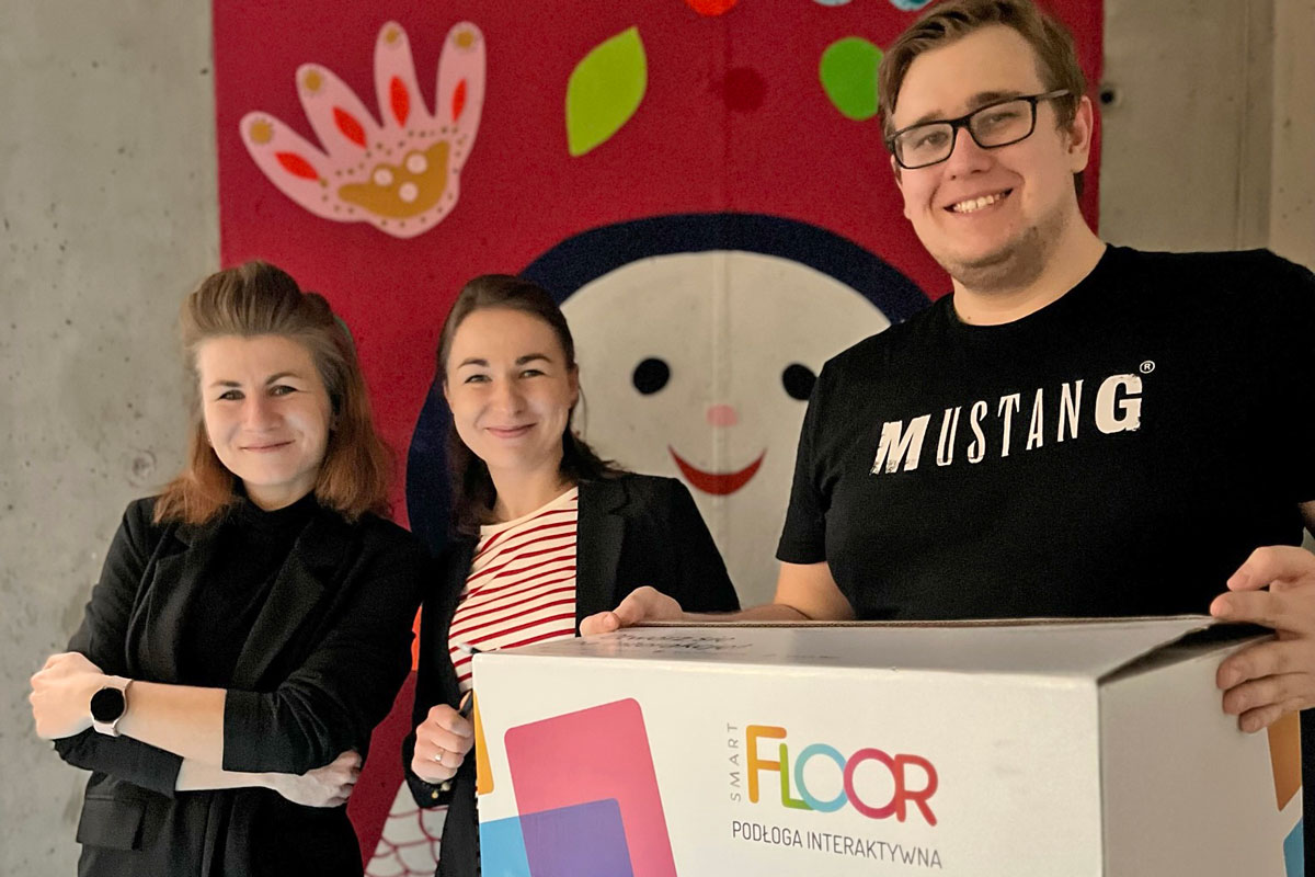 SmartFloor w prezencie dla Fundacji YOUkraine!