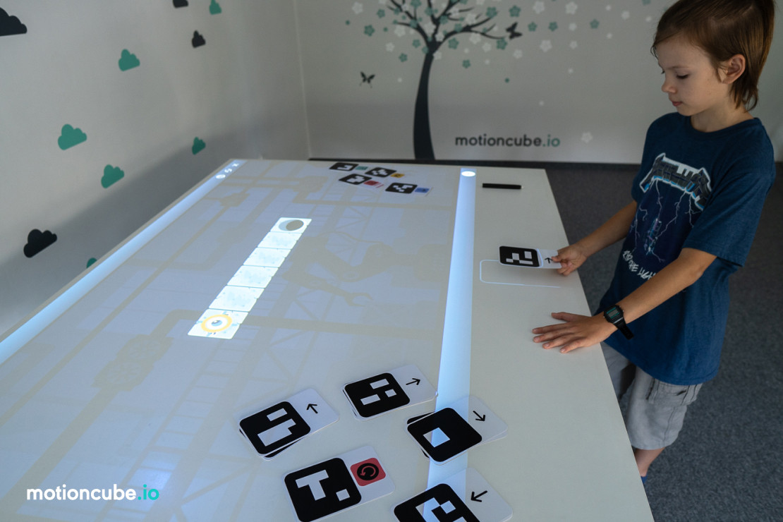 Jedź Lumi! Magiczne Karty na stole