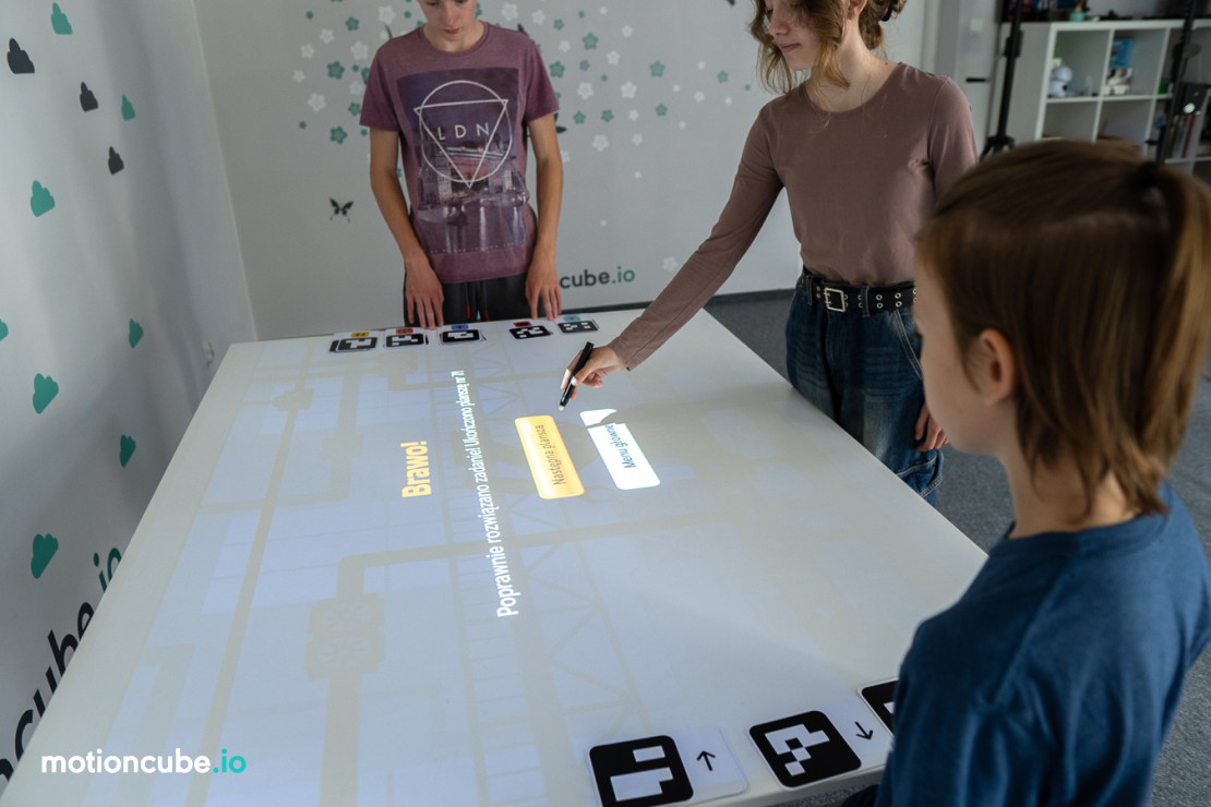 Jedź Lumi! Magiczne Karty na stole